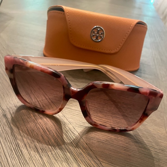 Tory Burch Accessories - Tory Burch rose tortoise sunglasses
